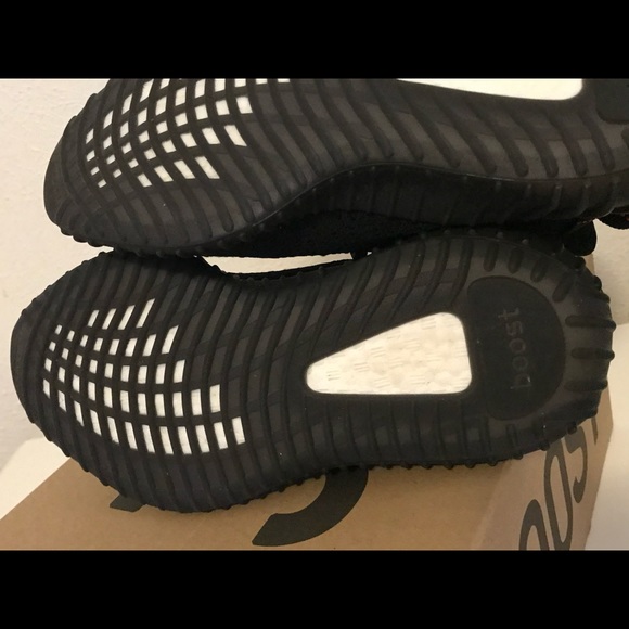Yeezy Boost 350, Black w/red letters ,💯 authentic - Picture 7 of 12